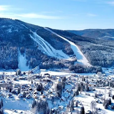 Resident A001 - Bezbarierovy Idealni Pro Rodiny S Detmi, V Tesne Blizkosti Anenskeho Udoli, Bobove Drahy, Arealu, Skoly, Free Parking, Free Wifi, Vyhled Do Zahrady S Posezenim Na Terase, Detske Hriste V Arealu 公寓 哈拉霍夫