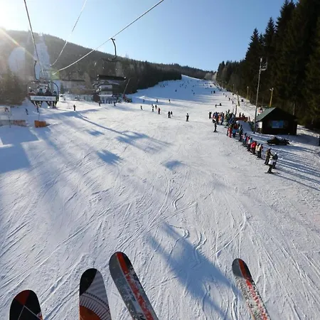 Resident A001 - Bezbarierovy Idealni Pro Rodiny S Detmi, V Tesne Blizkosti Anenskeho Udoli, Bobove Drahy, Arealu, Skoly, Free Parking, Free Wifi, Vyhled Do Zahrady S Posezenim Na Terase, Detske Hriste V Arealu