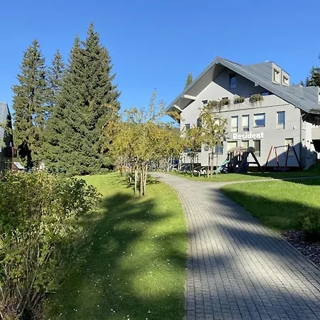 Resident A001 - Bezbarierovy Idealni Pro Rodiny S Detmi, V Tesne Blizkosti Anenskeho Udoli, Bobove Drahy, Arealu, Skoly, Free Parking, Free Wifi, Vyhled Do Zahrady S Posezenim Na Terase, Detske Hriste V Arealu 哈拉霍夫