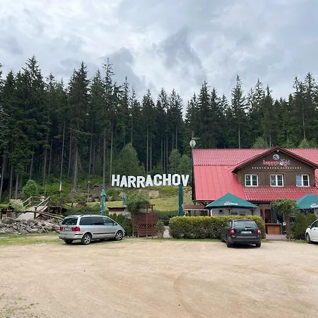 公寓 Resident A001 - Bezbarierovy Idealni Pro Rodiny S Detmi, V Tesne Blizkosti Anenskeho Udoli, Bobove Drahy, Arealu, Skoly, Free Parking, Free Wifi, Vyhled Do Zahrady S Posezenim Na Terase, Detske Hriste V Arealu 哈拉霍夫