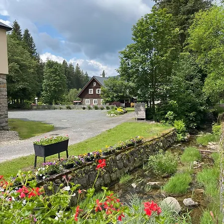 Resident A001 - Bezbarierovy Idealni Pro Rodiny S Detmi, V Tesne Blizkosti Anenskeho Udoli, Bobove Drahy, Arealu, Skoly, Free Parking, Free Wifi, Vyhled Do Zahrady S Posezenim Na Terase, Detske Hriste V Arealu