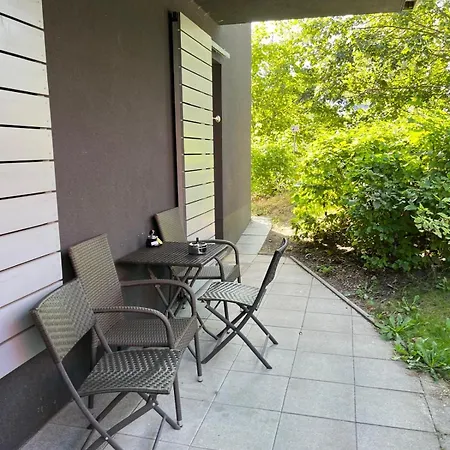 Resident A001 - Bezbarierovy Idealni Pro Rodiny S Detmi, V Tesne Blizkosti Anenskeho Udoli, Bobove Drahy, Arealu, Skoly, Free Parking, Free Wifi, Vyhled Do Zahrady S Posezenim Na Terase, Detske Hriste V Arealu 公寓 哈拉霍夫