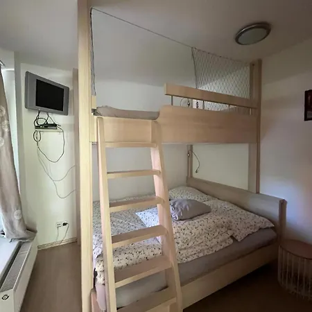 Resident A001 - Bezbarierovy Idealni Pro Rodiny S Detmi, V Tesne Blizkosti Anenskeho Udoli, Bobove Drahy, Arealu, Skoly, Free Parking, Free Wifi, Vyhled Do Zahrady S Posezenim Na Terase, Detske Hriste V Arealu 公寓 *