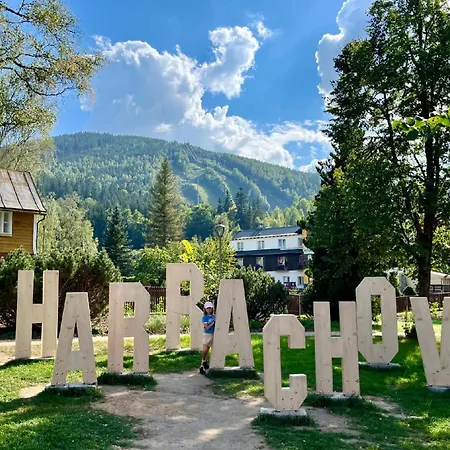 Resident A001 - Bezbarierovy Idealni Pro Rodiny S Detmi, V Tesne Blizkosti Anenskeho Udoli, Bobove Drahy, Arealu, Skoly, Free Parking, Free Wifi, Vyhled Do Zahrady S Posezenim Na Terase, Detske Hriste V Arealu 公寓 *