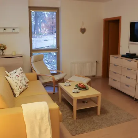 Apartament Resident A001 - Bezbarierovy Idealni Pro Rodiny S Detmi, V Tesne Blizkosti Anenskeho Udoli, Bobove Drahy, Arealu, Skoly, Free Parking, Free Wifi, Vyhled Do Zahrady S Posezenim Na Terase, Detske Hriste V Arealu