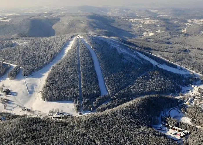 Lägenhet Resident A001 - Bezbarierovy Idealni Pro Rodiny S Detmi, V Tesne Blizkosti Anenskeho Udoli, Bobove Drahy, Arealu, Skoly, Free Parking, Free Wifi, Vyhled Do Zahrady S Posezenim Na Terase, Detske Hriste V Arealu