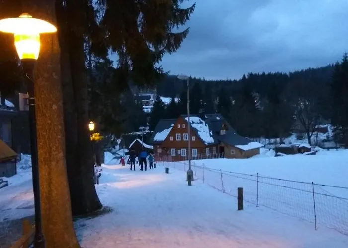 Lägenhet Resident A001 - Bezbarierovy Idealni Pro Rodiny S Detmi, V Tesne Blizkosti Anenskeho Udoli, Bobove Drahy, Arealu, Skoly, Free Parking, Free Wifi, Vyhled Do Zahrady S Posezenim Na Terase, Detske Hriste V Arealu *