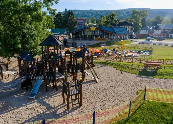 Lägenhet Resident A001 - Bezbarierovy Idealni Pro Rodiny S Detmi, V Tesne Blizkosti Anenskeho Udoli, Bobove Drahy, Arealu, Skoly, Free Parking, Free Wifi, Vyhled Do Zahrady S Posezenim Na Terase, Detske Hriste V Arealu