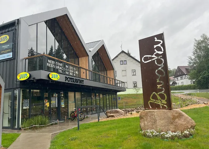 Resident A001 - Bezbarierovy Idealni Pro Rodiny S Detmi, V Tesne Blizkosti Anenskeho Udoli, Bobove Drahy, Arealu, Skoly, Free Parking, Free Wifi, Vyhled Do Zahrady S Posezenim Na Terase, Detske Hriste V Arealu