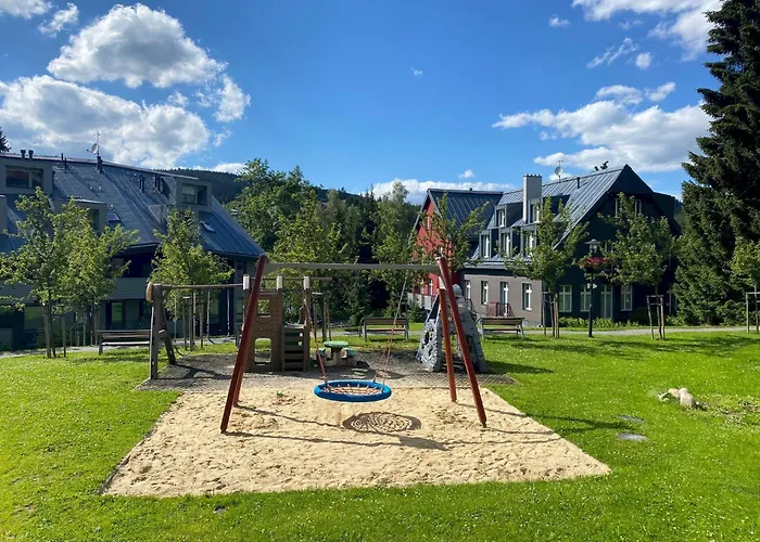 Resident A001 - Bezbarierovy Idealni Pro Rodiny S Detmi, V Tesne Blizkosti Anenskeho Udoli, Bobove Drahy, Arealu, Skoly, Free Parking, Free Wifi, Vyhled Do Zahrady S Posezenim Na Terase, Detske Hriste V Arealu Lägenhet Harrachov