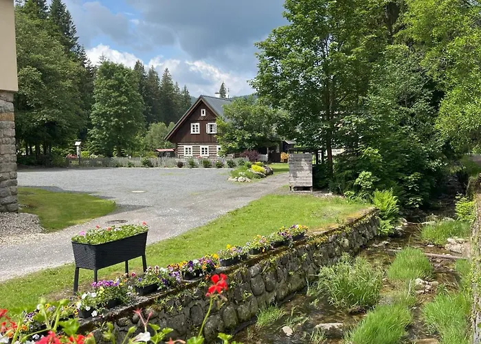 Resident A001 - Bezbarierovy Idealni Pro Rodiny S Detmi, V Tesne Blizkosti Anenskeho Udoli, Bobove Drahy, Arealu, Skoly, Free Parking, Free Wifi, Vyhled Do Zahrady S Posezenim Na Terase, Detske Hriste V Arealu