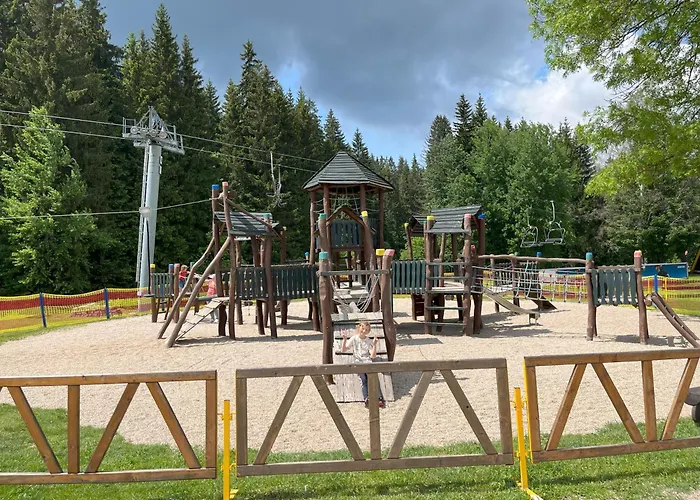 Resident A001 - Bezbarierovy Idealni Pro Rodiny S Detmi, V Tesne Blizkosti Anenskeho Udoli, Bobove Drahy, Arealu, Skoly, Free Parking, Free Wifi, Vyhled Do Zahrady S Posezenim Na Terase, Detske Hriste V Arealu Lägenhet Harrachov