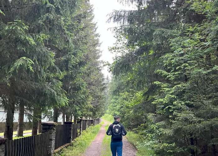 Lägenhet Resident A001 - Bezbarierovy Idealni Pro Rodiny S Detmi, V Tesne Blizkosti Anenskeho Udoli, Bobove Drahy, Arealu, Skoly, Free Parking, Free Wifi, Vyhled Do Zahrady S Posezenim Na Terase, Detske Hriste V Arealu