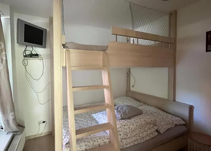 Resident A001 - Bezbarierovy Idealni Pro Rodiny S Detmi, V Tesne Blizkosti Anenskeho Udoli, Bobove Drahy, Arealu, Skoly, Free Parking, Free Wifi, Vyhled Do Zahrady S Posezenim Na Terase, Detske Hriste V Arealu Lägenhet *