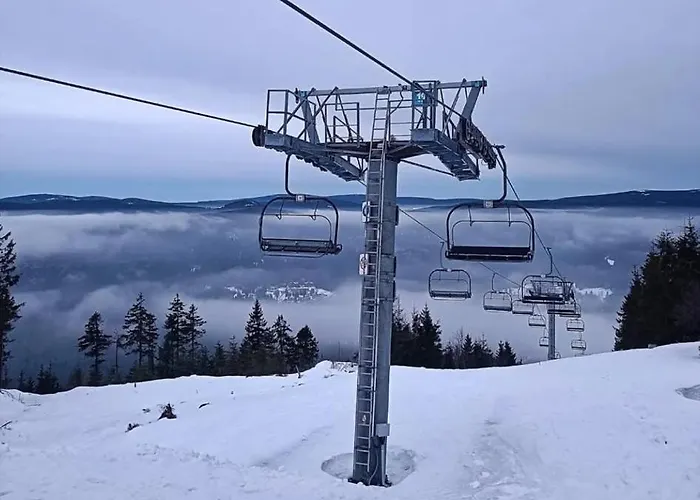 Resident A001 - Bezbarierovy Idealni Pro Rodiny S Detmi, V Tesne Blizkosti Anenskeho Udoli, Bobove Drahy, Arealu, Skoly, Free Parking, Free Wifi, Vyhled Do Zahrady S Posezenim Na Terase, Detske Hriste V Arealu Lägenhet