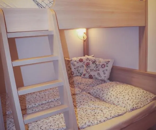 Resident A001 - Bezbarierovy Idealni Pro Rodiny S Detmi, V Tesne Blizkosti Anenskeho Udoli, Bobove Drahy, Arealu, Skoly, Free Parking, Free Wifi, Vyhled Do Zahrady S Posezenim Na Terase, Detske Hriste V Arealu